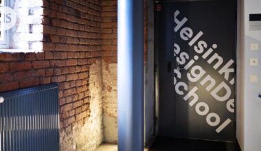 Itkettää, sanoo opiskelija helsinkiläisen yksityiskoulun konkurssista