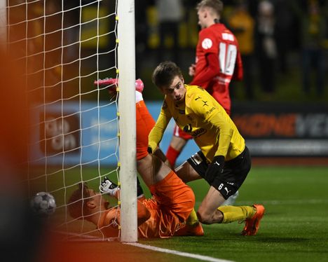 Saku Savolaisen osuma vei KuPS:n 2–1-johtoon.