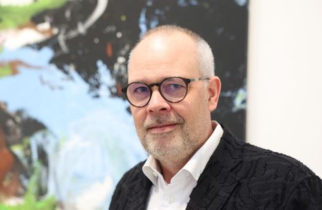 Galleristi Frej Forsblom on tyytyväinen uuteen Helsingin-tilaansa.