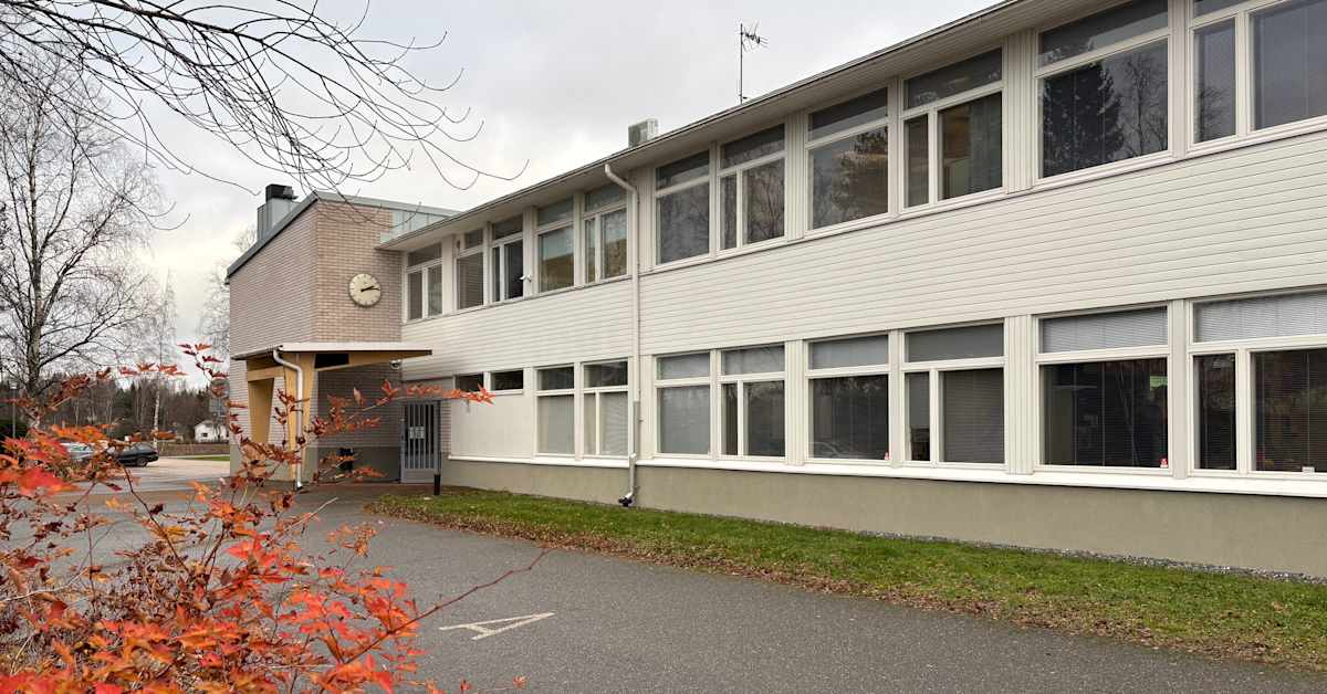 Oppilas pahoinpiteli opettajaa välitunnilla Nakkilassa – moni näki väkivallanteon ja järkyttyi, sanoo rehtori | Kotimaa