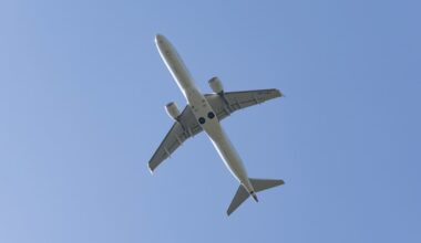 Yhdysvaltojen liikenne­ministeri puhui lentoliikenteen sulkemisen mahdolli­suudesta – ”Emme ole vielä siinä pisteessä” | Uutisia lyhyesti