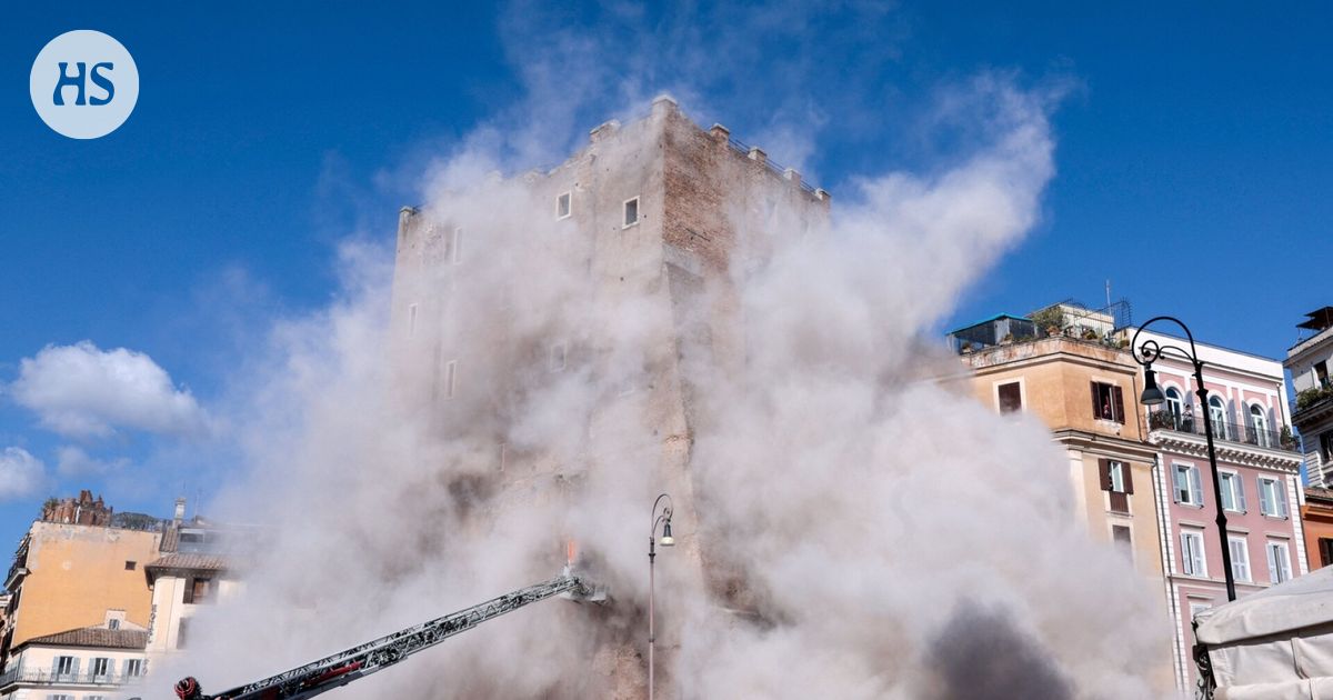 Lähes 800 vuotta vanha torni romahti osittain Rooman keskustassa