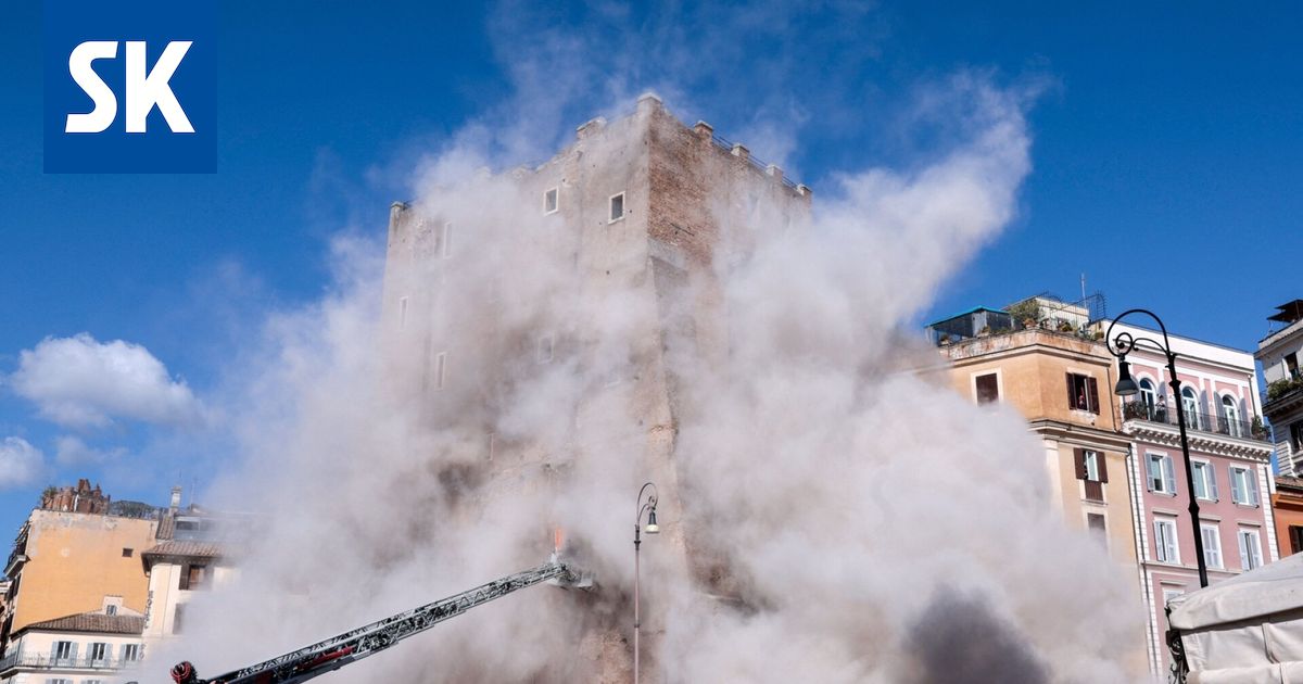 Lähes 800 vuotta vanha torni romahti osittain Rooman keskustassa