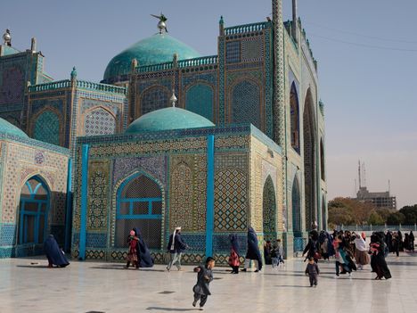 1400-luvulla rakennettu Sininen moskeija on šiiamuslimeille pyhä. Kuvassa moskeija vuonna 2021.