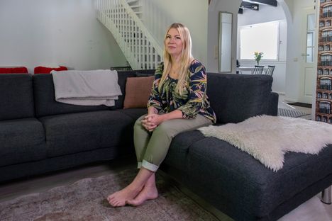 Kun Tiina ymmärsi rahatilanteensa vakavuuden, hän häpesi. – Se oli hirveä järkytys ja oikeasti semmoinen asia, jonka pidin pitkään täysin itselläni.