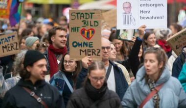 Saksan Merz vaatii syyrialaisten palauttamista kotimaahansa | Uutisia lyhyesti