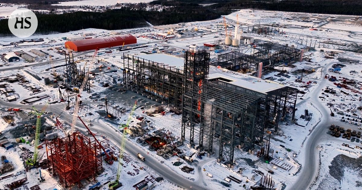 Stegran jättitehtaalla suuri poliisioperaatio | HS.fi