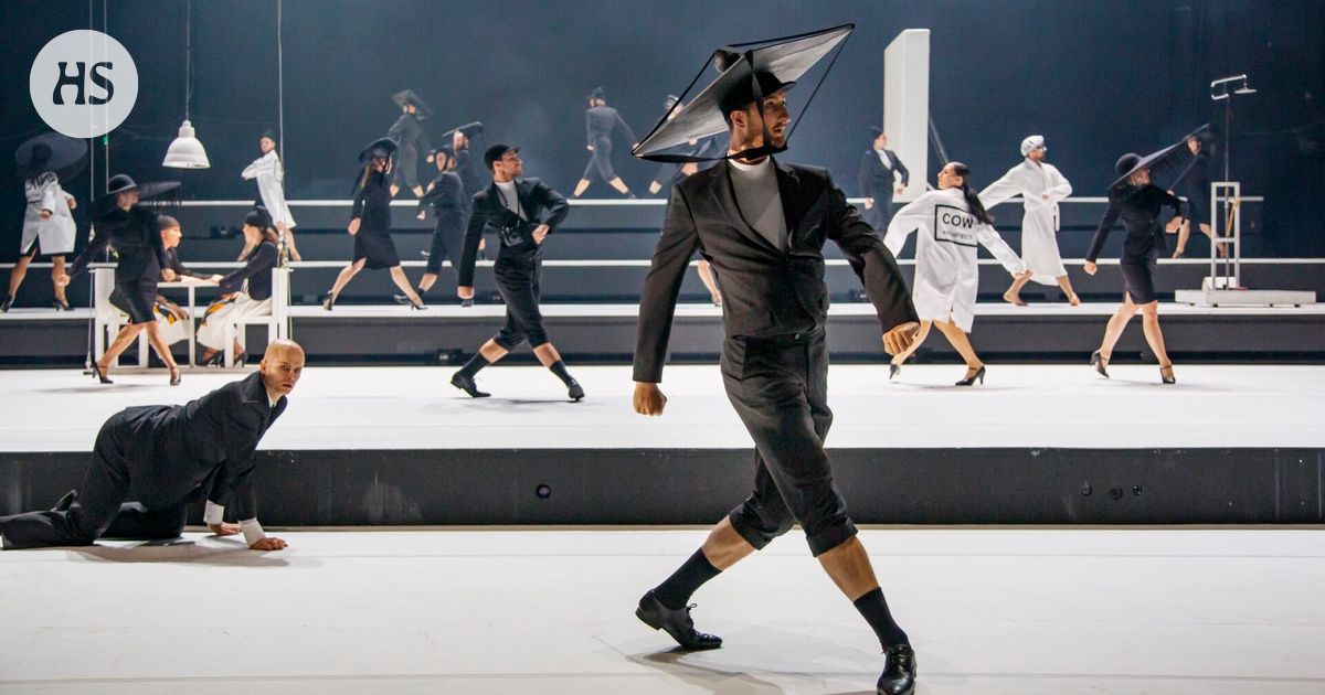 Kahdeksasluokkalaiset mekastivat ja häiriköivät koko balettiesityksen ajan, lavalle heitettiin esinekin