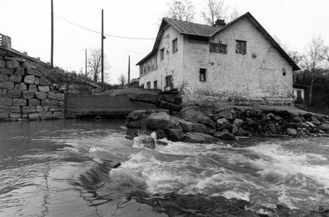 Vantaankosken vanhaa villatehdasta on kaavailtu ravintolan paikaksi. Tehtaan käytöstä tehdään vielä perusselvitys.