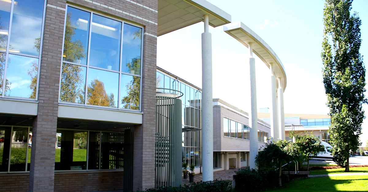 Sala­katselijalla oli kulkuoikeus ammattiopiston tiloihin Pietarsaaressa – oikeus poistettiin, kun kamerat löytyivät | Kotimaa