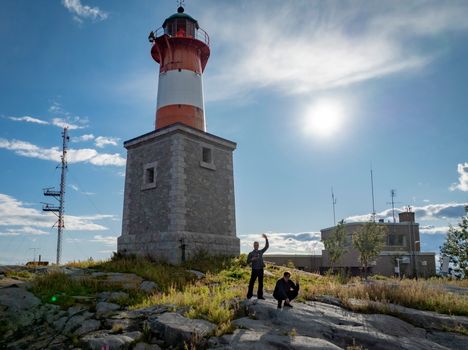 Harmajan rannikkosääasema Helsingin edustalla oli viimeinen, jolla Kärki kävi tänä kesänä. Se oli saavutettavuudessa helpoimmasta päästä.