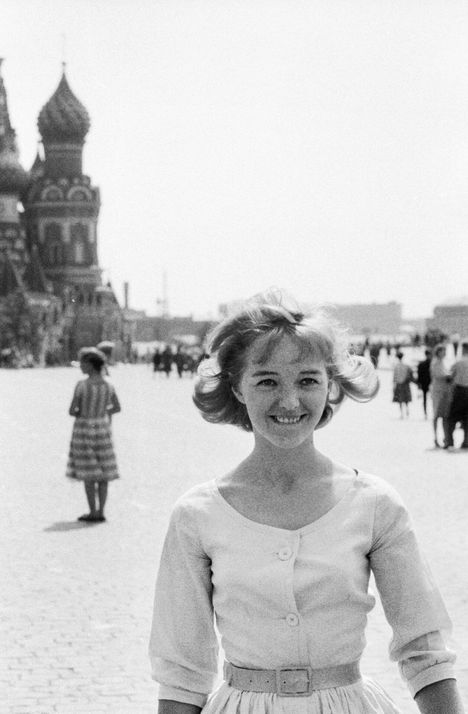 Elina Salo Moskovan elo­kuva­juhlilla Punaisella torilla vuonna 1961.
