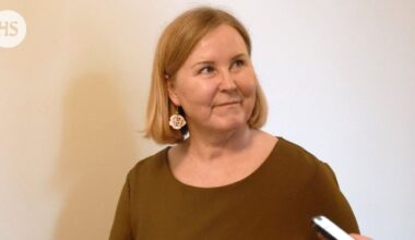 Toimittajat tavoittivat Kaisa Juuson kohujen jälkeen – Reaktio tallentui videolle