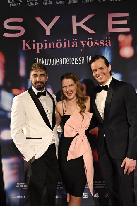 Karim Rapatti, Helmi-Leena Nummela ja Johannes Holopainen Syke-elokuvan ensi-illassa Tennispalatsissa Helsingissä 6. marraskuuta 2025.