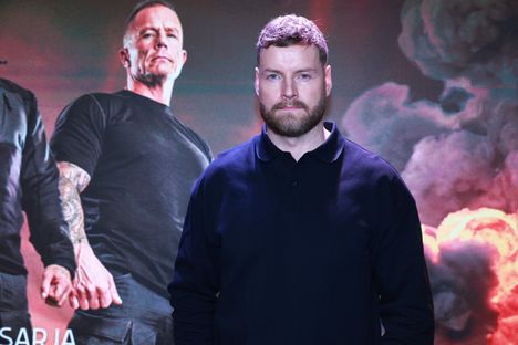 Robin Hendry Erikoisjoukkojen lehdistötilaisuudessa maaliskuussa.