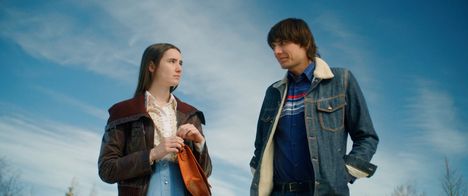 Linnea Leino ja Konsta Laakso näyttelevät rakastavaisia, jotka joutuvat tragedian keskelle.