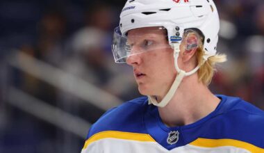 NHL-tähti Rasmus Dahlin sivuun joukkueestaan – kertoi aiemmin kihlattunsa sydämensiirrosta | Urheilua lyhyesti