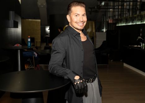 Antti Tuisku on innoissaan nimeään kantavasta dokumentista.