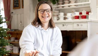 Sveitsiläiset matkailijat löysivät syrjäisen asemarakennuksen Lappeenrannassa – turistit tulevat syömään täytekakkua | Kotimaa