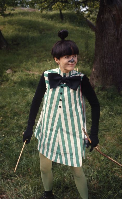 Elina Salo näytteli Pikku Myytä myös ruotsalaisessa Muumipeikko (Mumintrollet) -sarjassa vuonna 1969.