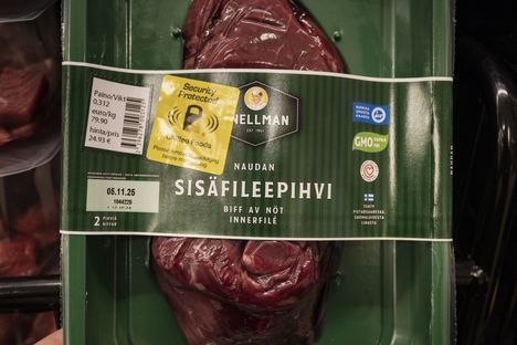 Muun muassa arvokkaita lihatuotteita on ryhdytty varustamaan varashälyttimillä kaupoissa.