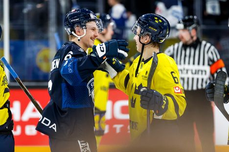 Oskari Laaksosella riitti Tampereella tuttuja niin kaukalossa kuin sen ulkopuolella. Isac Hedqvistin kanssa hän pelasi Luulajassa kaksi kautta joukkuekavereina.