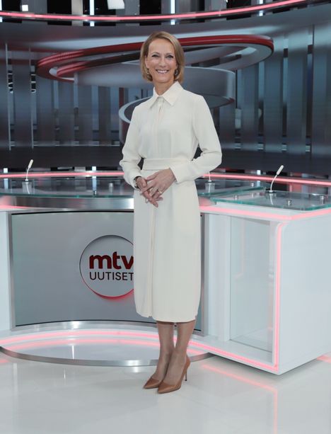 Maija Lehmusvirta kertoo luottavansa yksivärisiin vaatteisiin ja klassisiin malleihin.