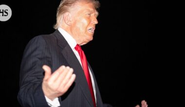 Trump haukkui eroavat BBC-johtajat ja kiitteli konservatiivista sanomalehteä