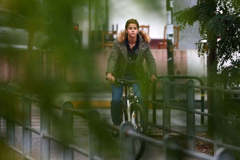 Nayara Ferreira on pelännyt Tiranan kaduilla liikkumista sen jälkeen kun tieto häneltä vaadittavasta sukupuolitestistä levisi paikalliseen mediaan.