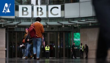 tä miljardin dollarin oikeuskanteella – yleisradioyhtiö pyysi Trump-videota anteeksi