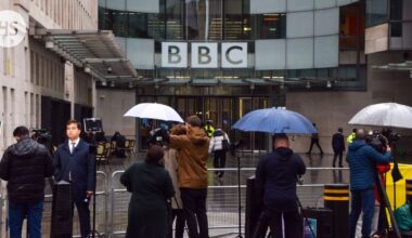 Trump uhkaa vaatia BBC:ltä miljardin dollarin vahingonkorvauksia