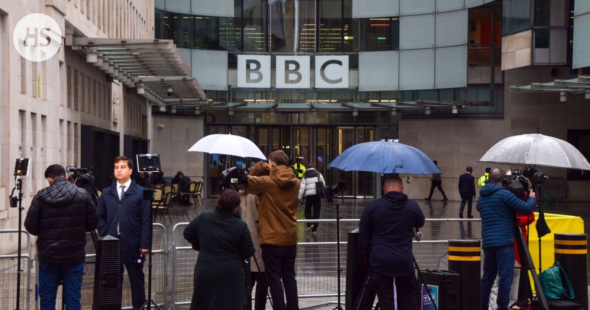 Trump uhkaa vaatia BBC:ltä miljardin dollarin vahingonkorvauksia