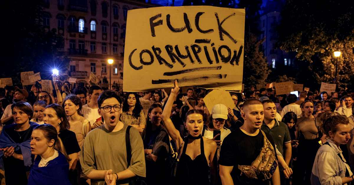 Ukrainan korruptio­skandaali lähestyy jo Zelenskyin lähipiiriä | Ulkomaat