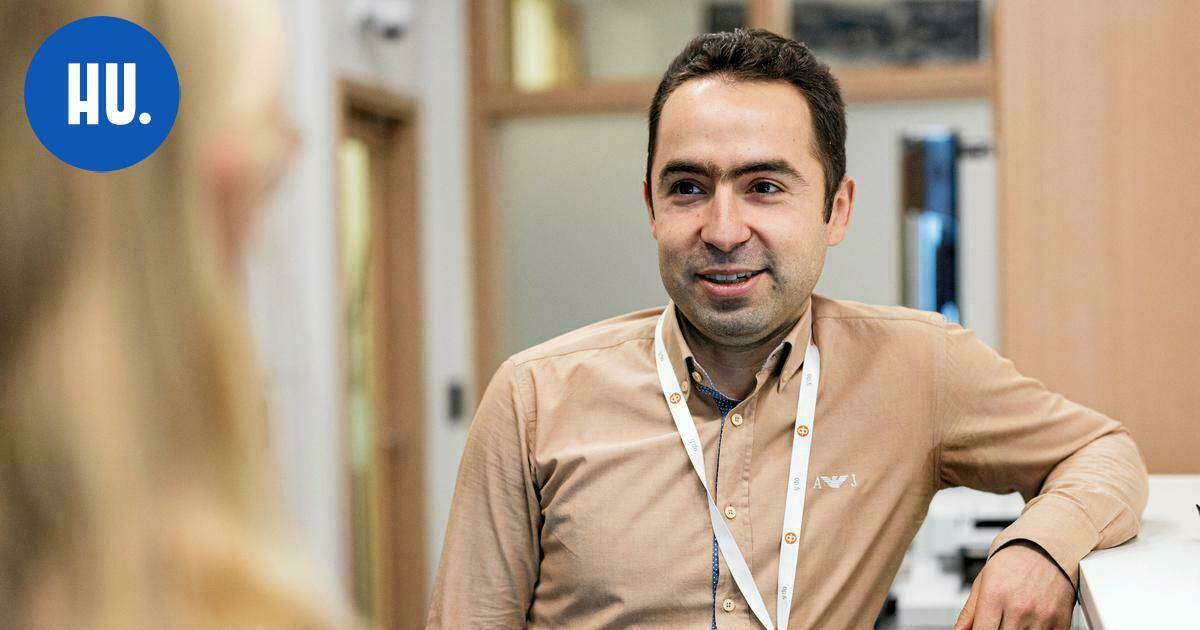 Helppoa suomea | Osuuspankki antoi Amir Faridhashemille töitä ja sai siitä palkinnon | Paikalliset
