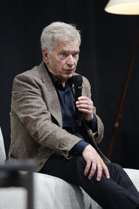 Sauli Niinistö kertoi uudesta kirjastaan Helsingin kirjamessuilla.