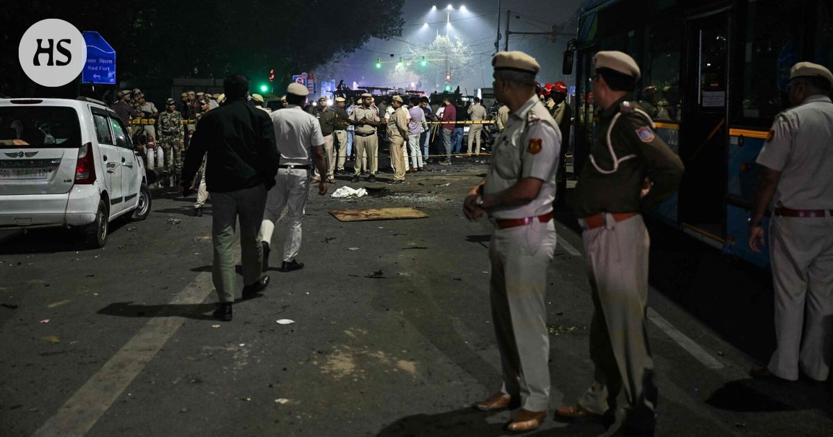 Auto räjähti lähellä turistikohdetta Delhissä