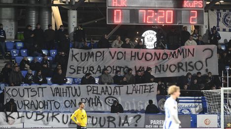 Savun hälvettyä esiin tuli HJK:n kannattajien kritiikki seurajohdolle.