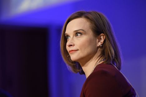 Ulkopoliittisen instituutin johtava tutkija Sinikukka Saari Suomen ulko- ja turvallisuuspolitiikan haasteita käsittelevässä Ulkopoliittisen instituutin seminaarissa Helsingissä 3. huhtikuuta 2025