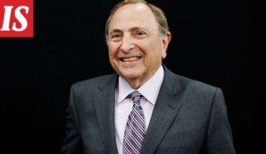 Gary Bettman lipsautti Hockey Hall of Fame -seremoniassa