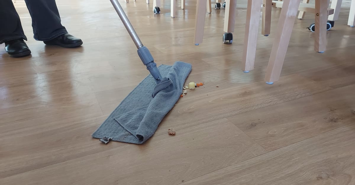 Siivousalan työnantajina esiintynyt joukko järjesti Suomeen kymmeniä ihmisiä laittomasti, epäilee poliisi | Kotimaa