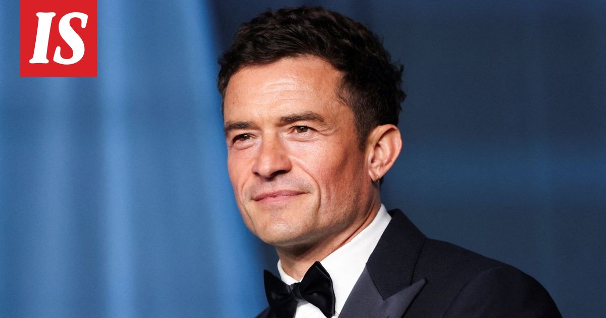 Orlando Bloom poseerasi ex-vaimokseen pukeutuneen naisen kanssa – kritiikkiä sataa
