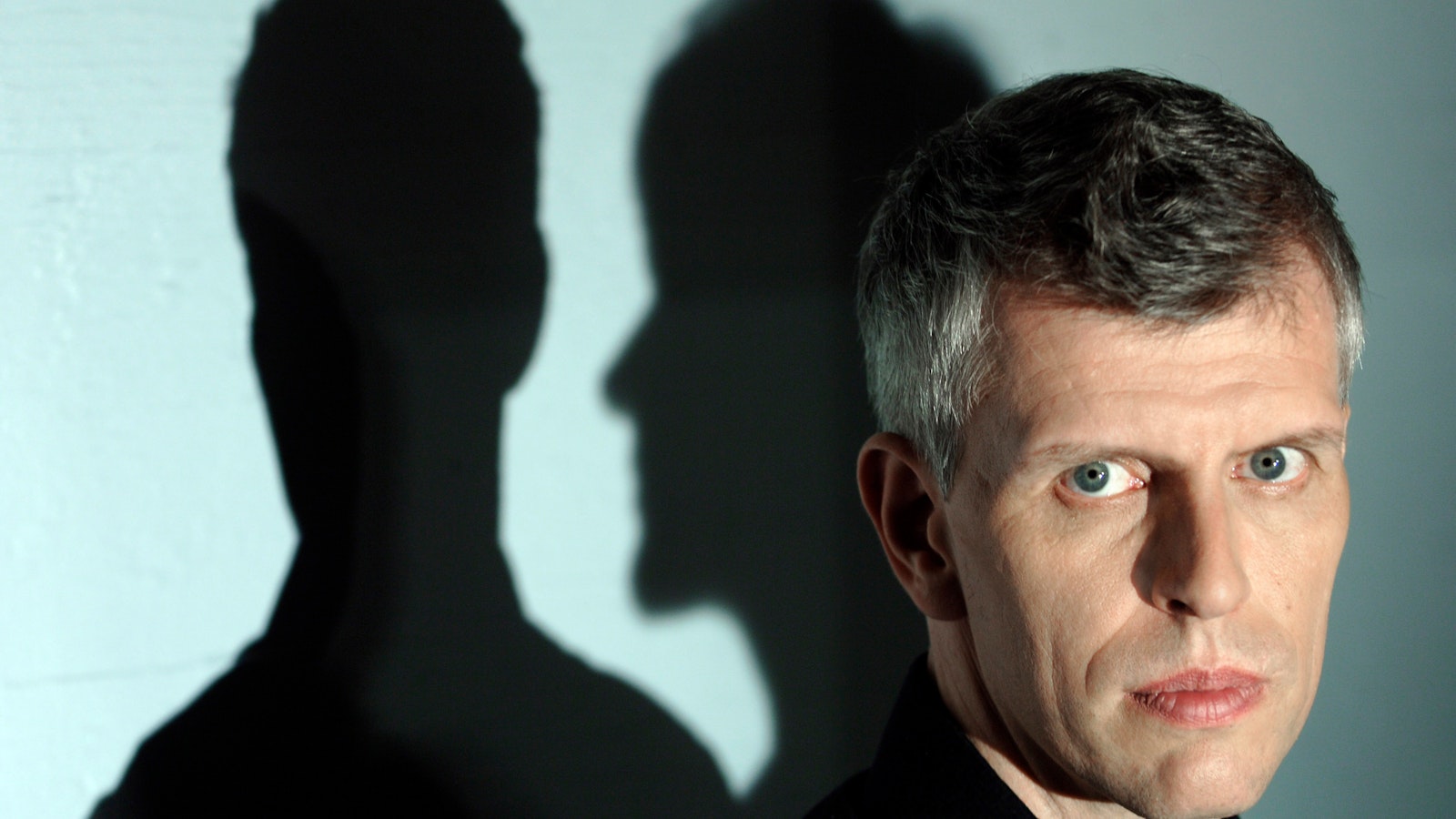 80-luvusta kertova tv-sarja on kuusikymppiselle katsojalle kuin Hauskat kotivideot - Koti