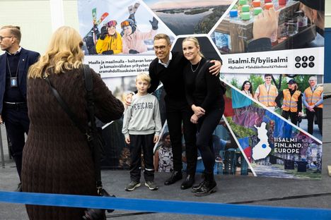 Tuuli oli tullut seuraamaan Stubbin esiintymistä 7-vuotiaan poikansa Eemilin toiveesta.