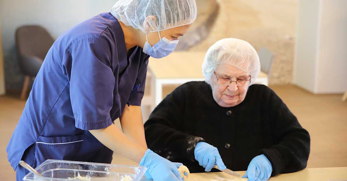 Selvitys: Attendo ja Pihlajalinna ovat palkanneet hurjasti väkeä verrattuna muihin | Talous