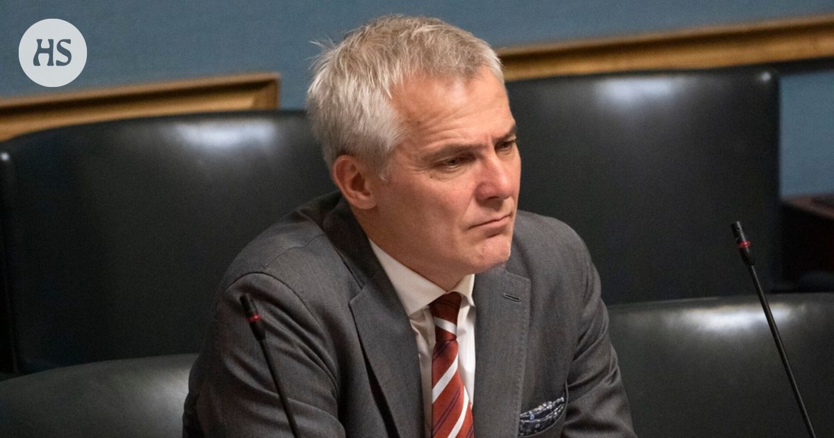 Opetusministeri Adlercreutz Keskisarjan puheista: Emme voi ”rangaista” englanninkielisiä oppilaitoksia