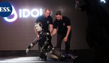 Venäjä esitteli ensimmäisen humanoidirobottinsa – horjahteli lavalle ja kaatui | Uutissuomalainen