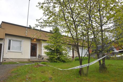 Lavian henkirikoksen uhri oli Tampereen ja Pirkkalan paloittelumurhista tunnettu Janne Hyvönen. Hän asui osoitteessa, jossa poliisi teki henkirikostutkintaa.