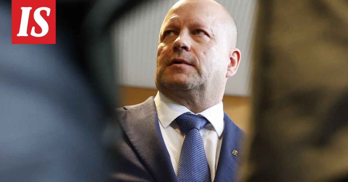 Timo Vornanen vertasi asettaan ajokorttiinsa