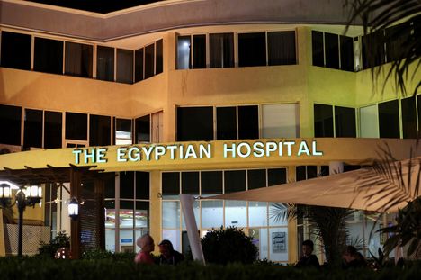 Sukellusveneturmassa loukkaantuneet vietiin sairaalaan Hurghadassa.