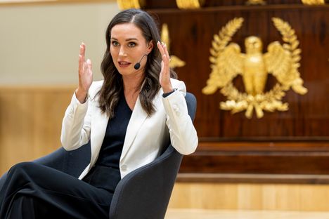 Sanna Marin on tehnyt viime aikoina rahaa esimerkiksi kirjamyynnillä. Hän esitteli muistelmateostaan Toivo on tekoja Helsingin yliopistolla marraskuussa. Pääsylippu tapahtumaan maksoi 35 euroa, joka sisälti signeeratun kirjan.